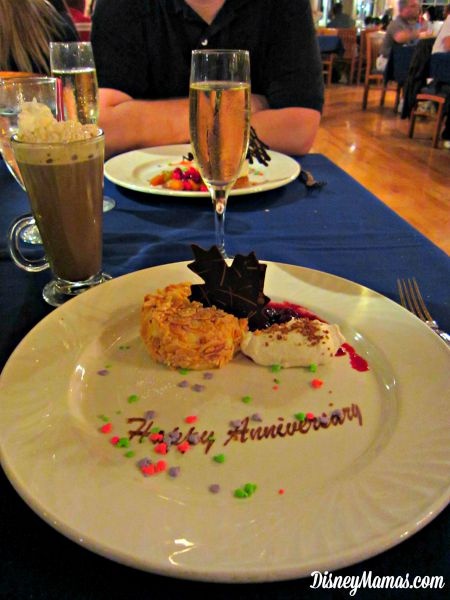 Anniversary Dessert at Narcoossee's | Disney Mamas