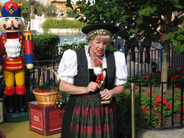 Holiday Storytellers make Epcot's Holidays Around the World fun or all ages.
