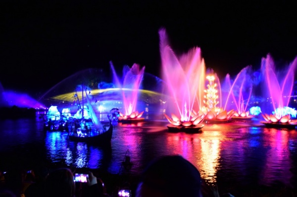 5 Spring Break Must-Dos at Walt Disney World ~ Rivers of Light