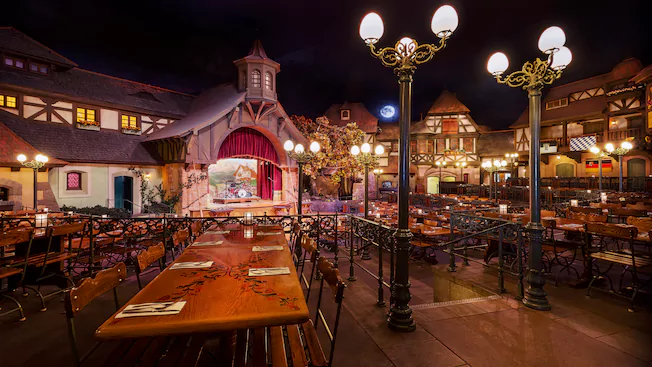 Top 10 Themed Dining Experiences at Disney Parks